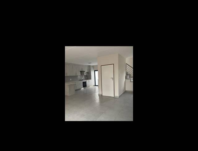 3 BEDROOM TOWNHOUSE TO LET IN DEL JUDOR EXT 4
